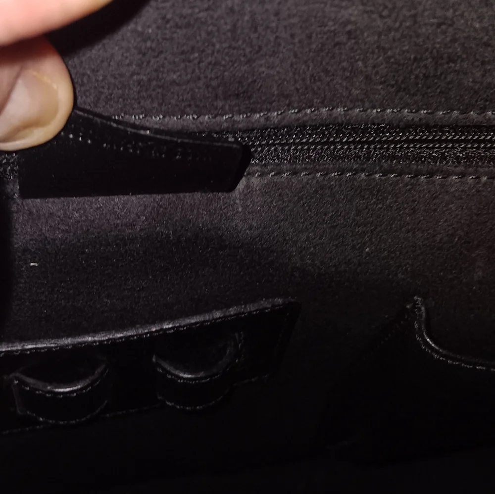Dunhill Leather Zippy Business Bag